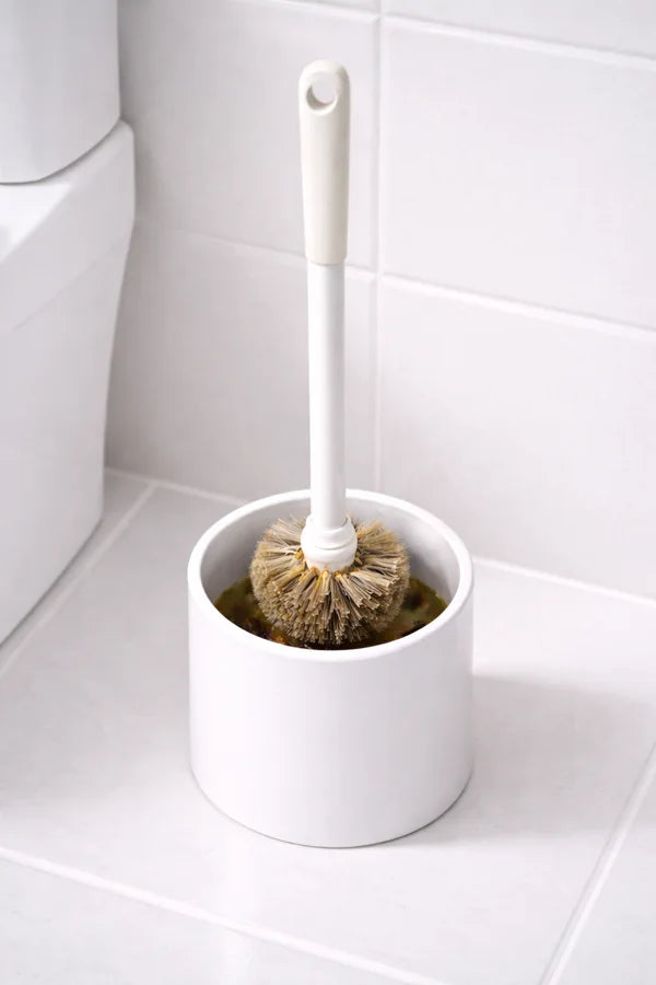 Traditional toilet brushes